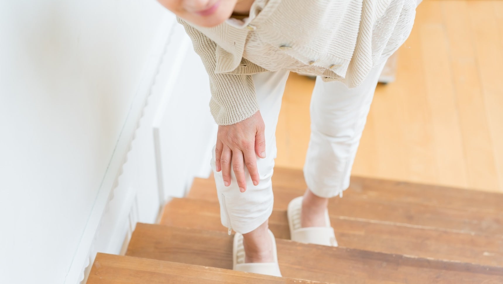 なぜ膝が痛くなる？膝に負担がかかる原因と痛み予防の運動方法