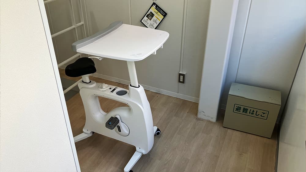 マッサージ台 クリーム色 合成皮革 日吉町店 | 静岡県静岡市の24時間使えるジムならチョコザップ