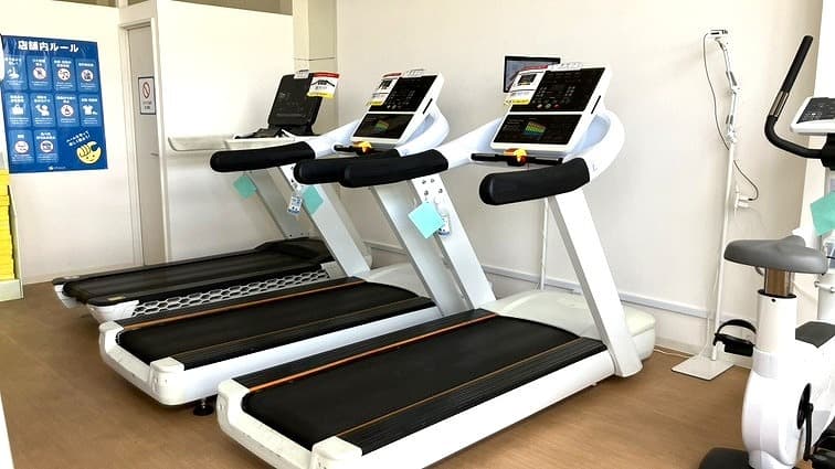 ジムの設備 方南町5分】ONIパワーラック、バーベル235kg、ダンベル83kg！機材充実